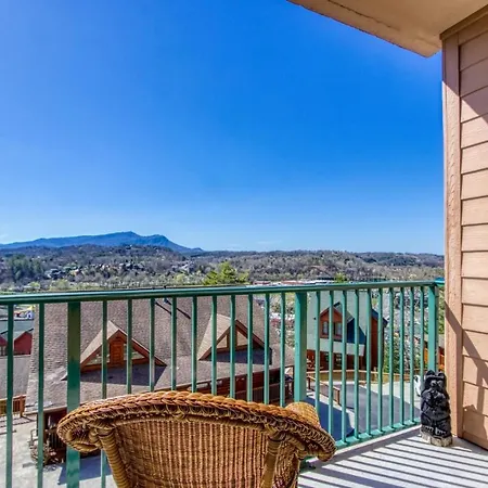 Gorgeous 2Bd 2Bth Condo With Mountain Views Pool Hot Tub Game Room Close To Parkway